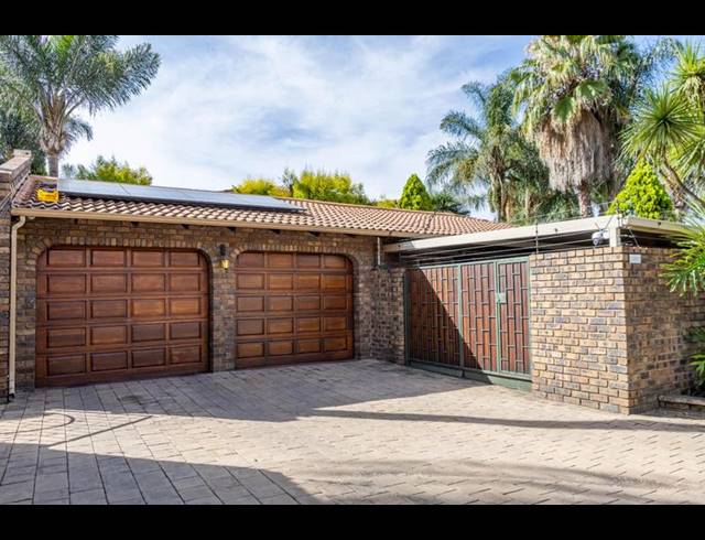 4 BEDROOM HOUSE FOR SALE IN DOWERGLEN EXT 3